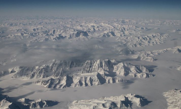 Grænlandsjökull bráðnar nú hratt vegna hnattrænnar hlýnunar af völdum manna.