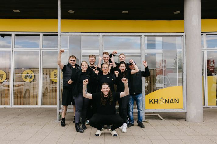 Starfsmenn Krónunnar í Grafarholti eru hæstánægðir með opnunina.