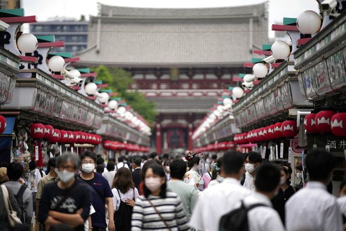 Frá verslunargötu í Asakusa-hverfi í japönsku höfuðborginni Tókýó.