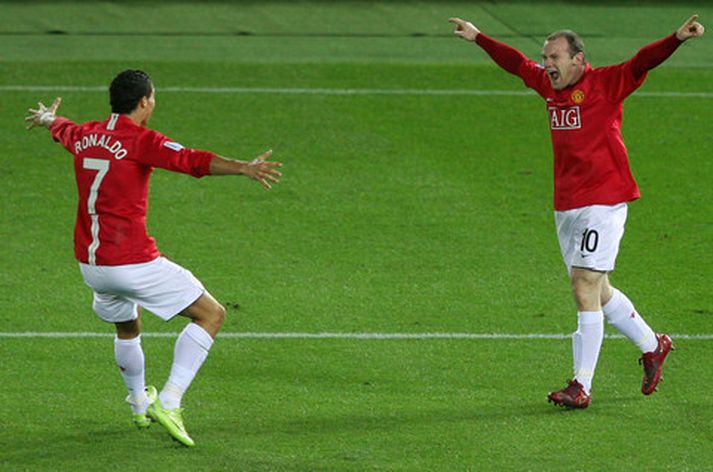 Wayne Rooney og Cristiano Ronaldo fagna marki með United.