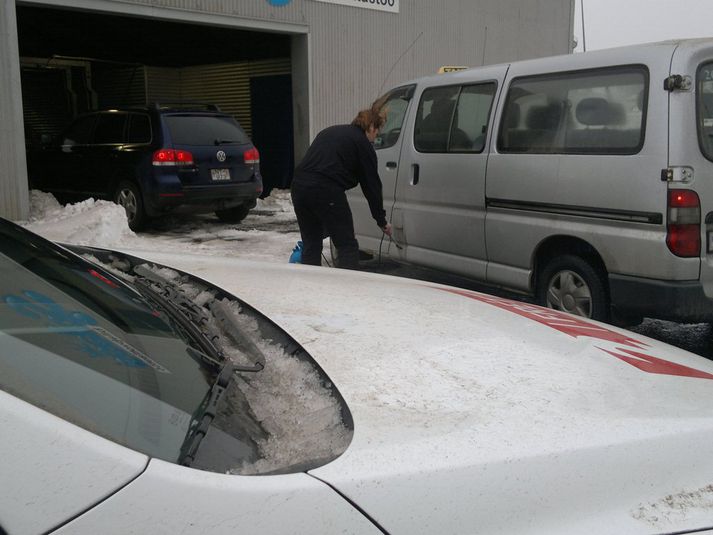 Fjöldi fólks lagði leið sína á þvottastöðvar í dag.