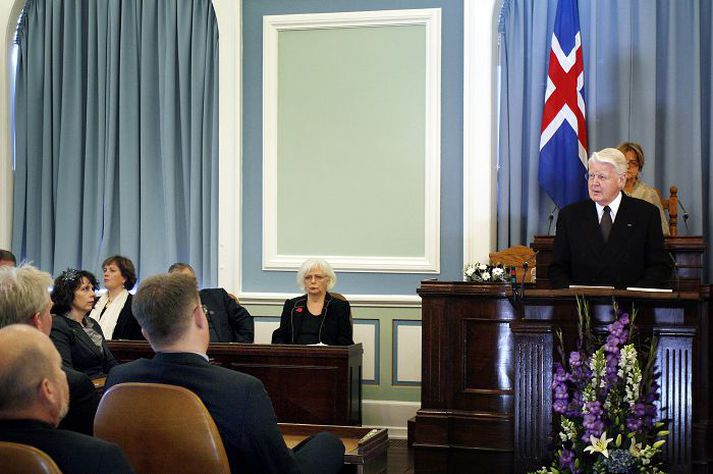 Við setningu Alþingis Ólafur Ragnar Grímsson, forseti Íslands, gerði stöðu Alþingis í þjóðarvitundinni að umræðuefni í ræðu sinni við setningu Alþingis á þriðjudag.
