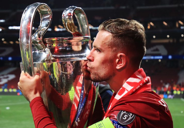 Jordan Henderson með Meistaradeildarbikarinn sem verður hér eftir alltaf "hluti af honum“.