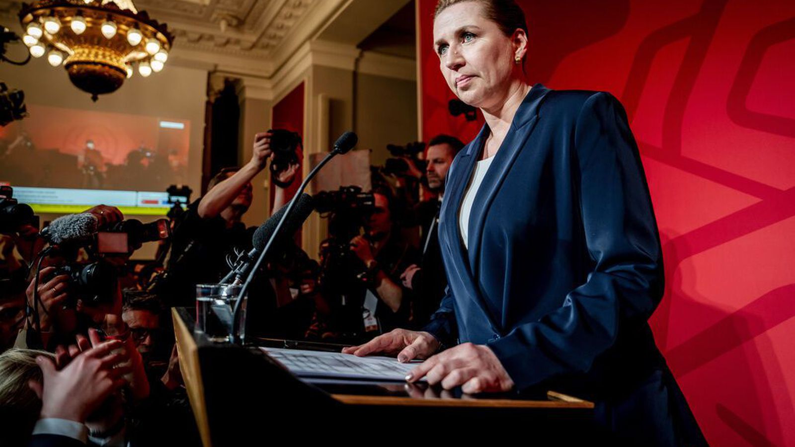 Kratar fá um­boðið á ný og hyggja á miðjuvinstri stjórn