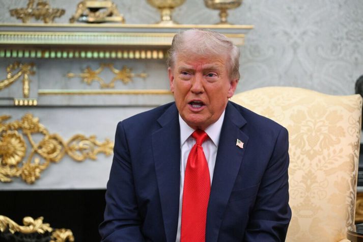 Trump ætlar að skrifa undir tilskipunina á morgun. 