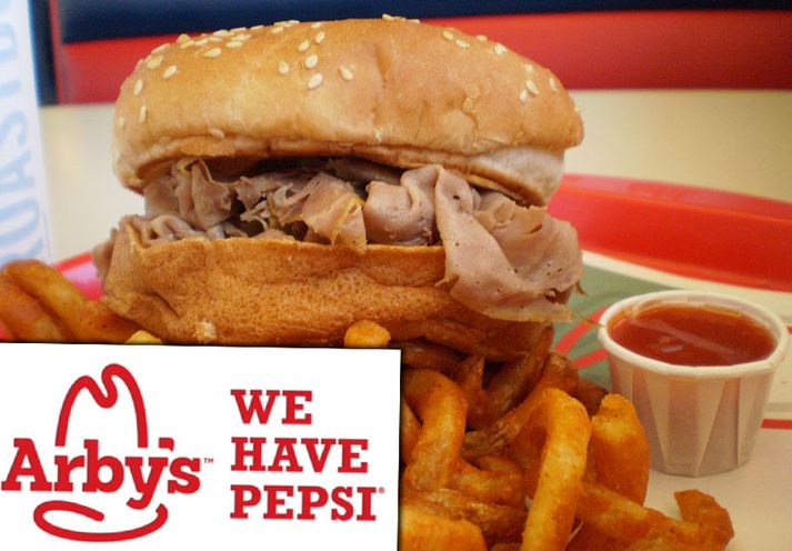 Auglýsingin sem lýkur á orðunum "Arby's. Við erum með Pepsi“, sem er vísun í slagorð keðjunnar "Arby's. Við erum í kjöti.“