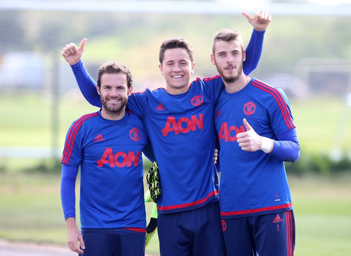 De Gea ásamt spænsku leikmönnunum Ander Herrera og Juan Mata á æfingu United í gær.