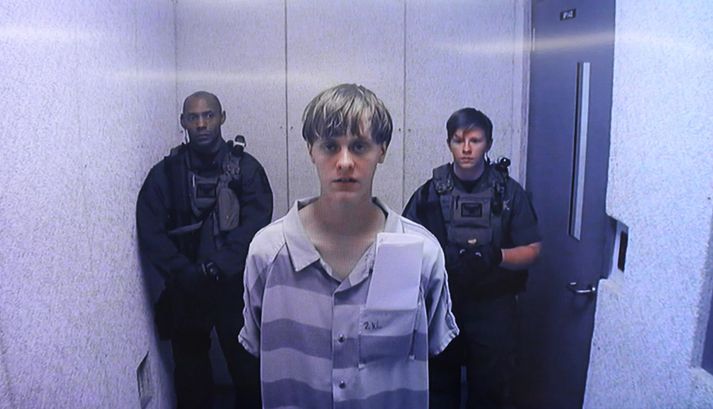 Dylan Roof þegar hann var leiddur fyrir dómara í dag.