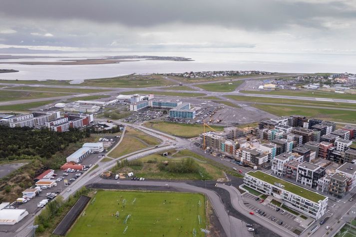 Nú má notaflugbrautina sem liggur í austur og vestur á Reykjavíkurflugvelli á ný.