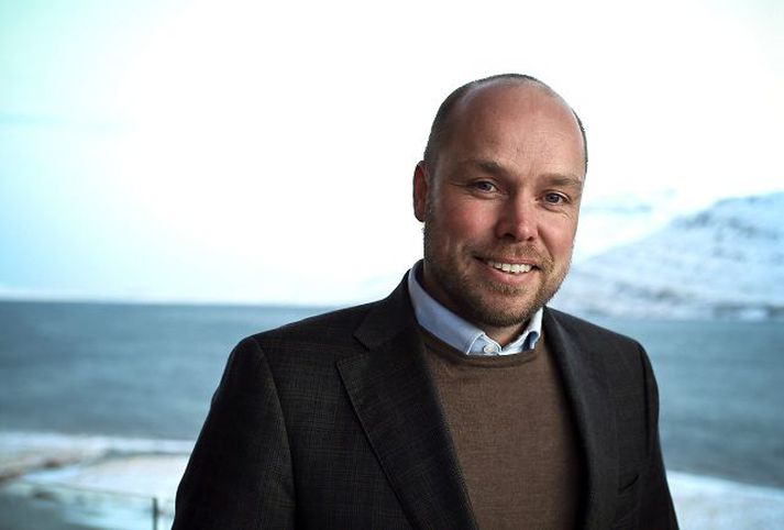 Tómas már sigurðsson Forstjóri Alcoa á Íslandi segir fyrirtækið ætla að halda áfram rannsóknum á fjárhagslegri hagkvæmni álvers á Bakka.