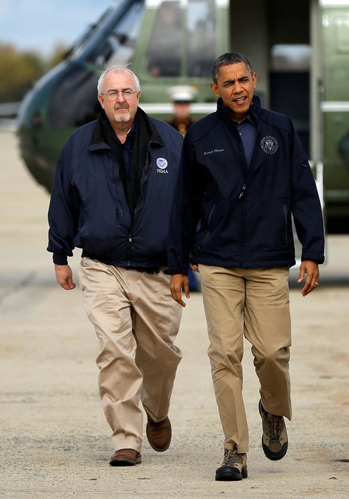 Barack Obama, Bandaríkjaforseti, ásamt Craig Fugate, stjórnanda FEMA.