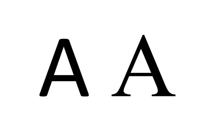 Calibri til vinstri og Times New Roman til hægri.