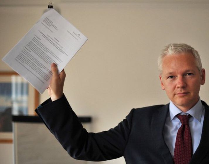 Ævisaga Assange kemur út í óþökk hans.