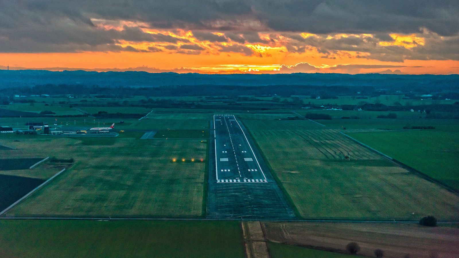 Fall­hlífin byrjaði að snúast eftir opnun