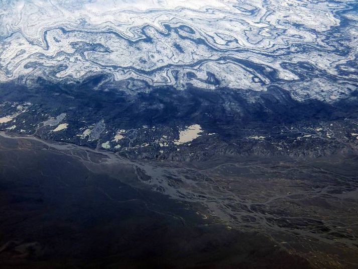 Úr flugi vísindamanna yfir jökulinn í dag.