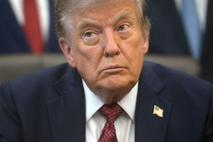 Trump er sagður hafa hallast að því að auka umfang árása á Íran, áður en hann fundaði með ráðgjöfum sínum og ráðherrum. Þeir lýstu margir yfir áhyggjum af stöðunni og sérstaklega skorti Bandaríkjamanna á flugskeytum í loftvarnarkerfi.