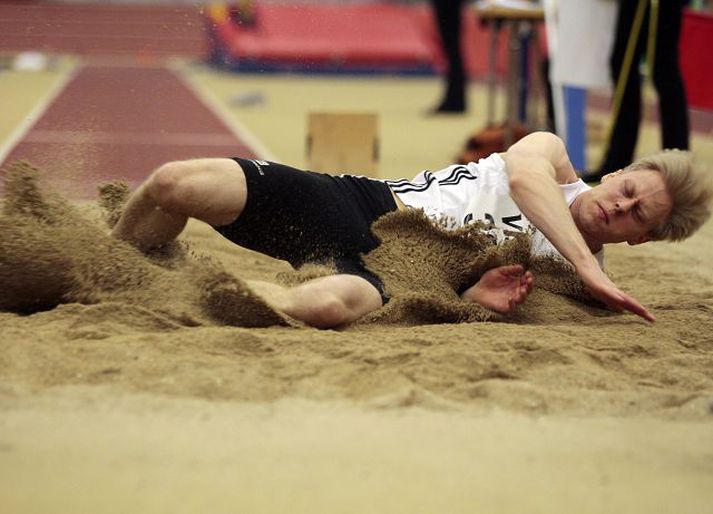 Kristinn Torfason, FH, stökk 7,77 m í langstökki karla um helgina og náði lágmarki fyrir EM í París.fréttablaðið/daníel