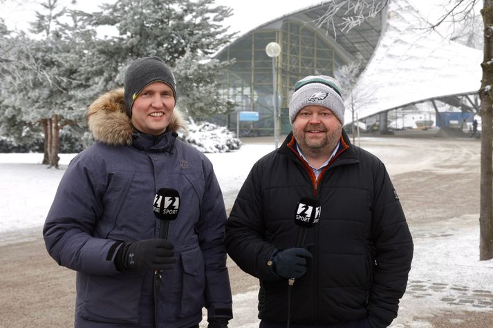 Henry og Sindri í kuldanum á Ólympíusvæðinu í München.