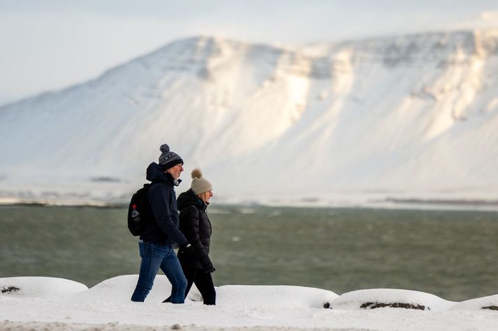 Von er á því að veður verði bjart en kalt. 