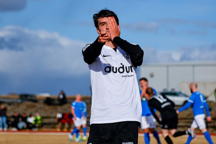 Vuk Oskar Dimitrijevic fagnar sigurmarki sínu fyrir FH á móti Stjörnunni í apríl 2023. FH hefur ekki unnið Stjörnuna síðan.