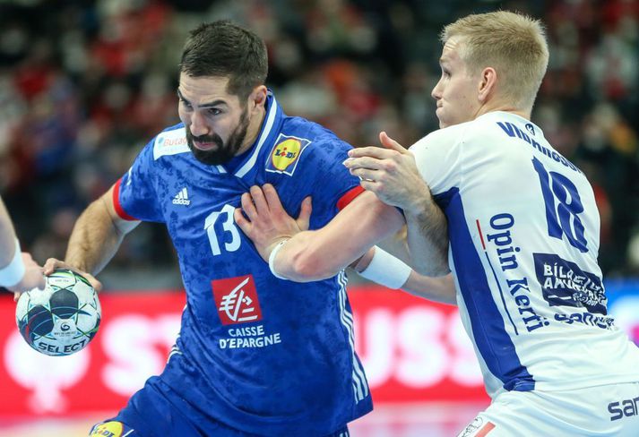 Karabatic í baráttunni við íslenska landsliðið á EM 2022