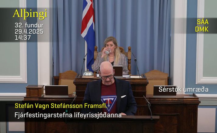 Stefán Vagn Stefánsson var í Tindastólstreyju á Alþingi í dag.