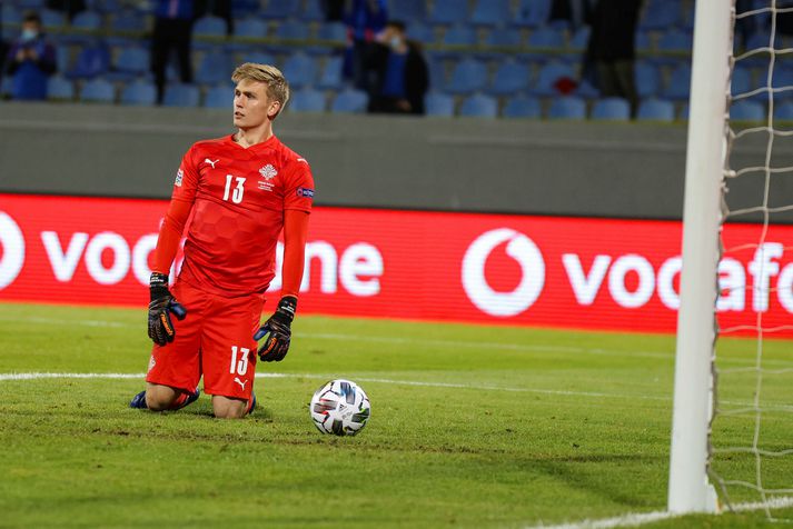 Rúnar Alex Rúnarsson stóð vaktina í marki Leuven er liðið vann frækinn sigur á toppliði belgísku deildarinnar í kvöld.