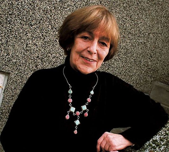 Guðrún Helgadóttir rithöfundur. Gamall hittari rifjast upp.