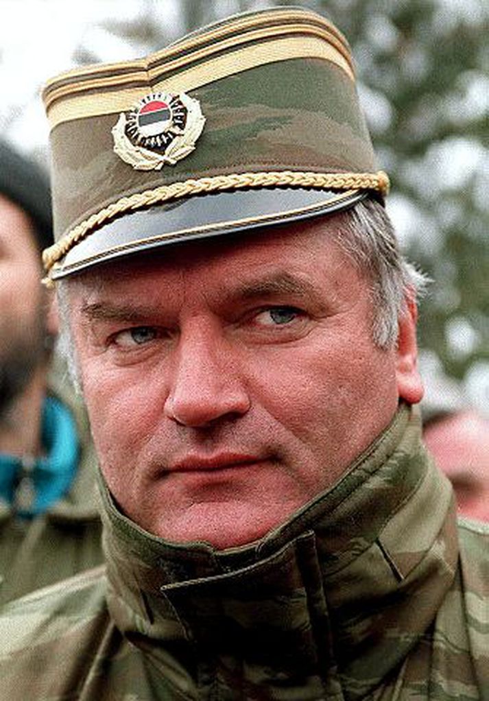 Ratko Mladic. Eftirlýstur fyrir stríðsglæpi síðan 1995.