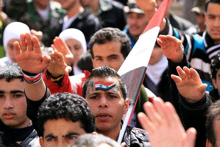 Stuðningsmenn Bashar al-Assads Sýrlandsforseta komu saman í Damaskus í gær
