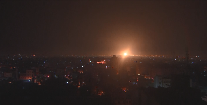 Ísraelsher hóf árásir á Gaza að nýju eftir mánaðar hlé.