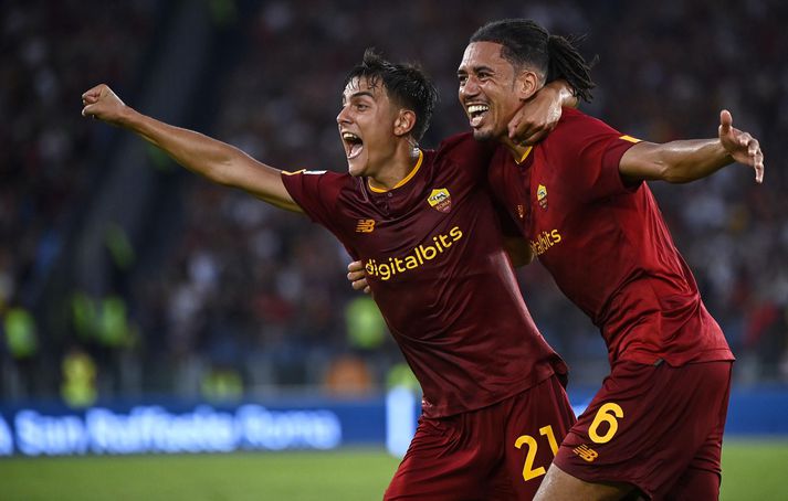 Chris Smalling tryggði Roma annan 1-0 sigurinn í röð, Paulo Dybala til mikillar gleði.