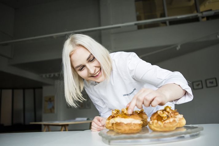 Aðalheiður Dögg Reynisdóttir eftirréttakokkur gefur uppskrift að girnilegum bollum. 