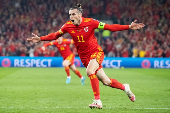 Gareth Bale skoraði bæði mörk Walesverja í kvöld.