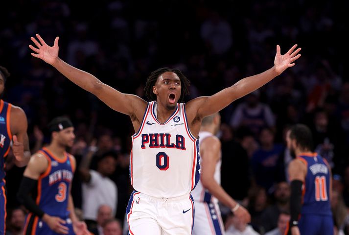 Tyrese Maxey tryggði Philadelphia 76ers framlengingu gegn New York Knicks með ótrúlegum endaspretti.