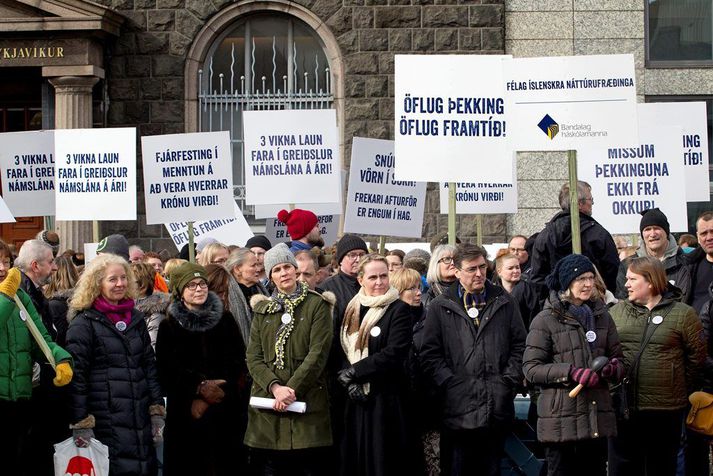 BHM og Félag íslenskra hjúkrunarfræðinga funduðu í morgun með fulltrúum ríkisstjórnarinnar vegna myndun sáttanefndar.