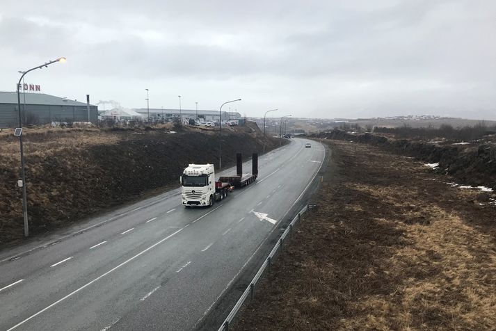 Stærsta verkið er breikkun Suðurlandsvegar í Reykjavík á kaflanum milli Vesturlandsvegar og Rauðavatns. Verkinu á að ljúka fyrir 1. nóvember.