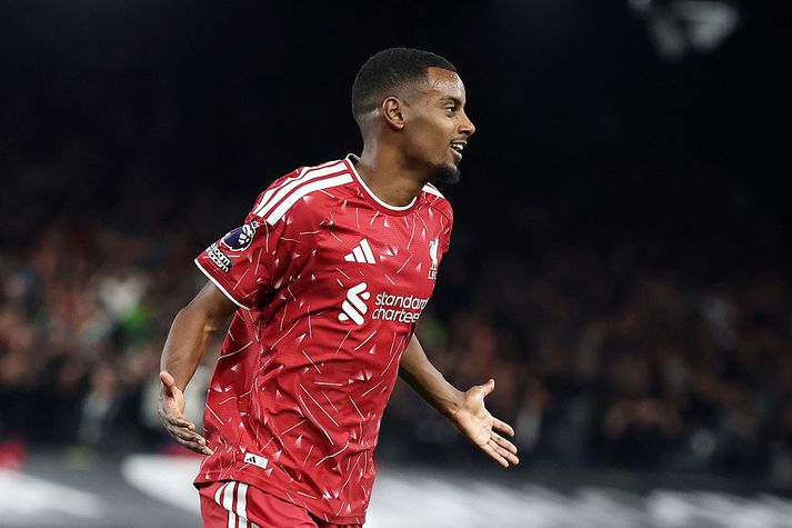 Alexander Isak byrjar nýja leiktíð af krafti og fagnar hér öðru marka sinna gegn Ipswich.