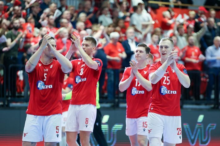 Rík ástæða er til að klappa fyrir handboltaliði Vals í kvöld.