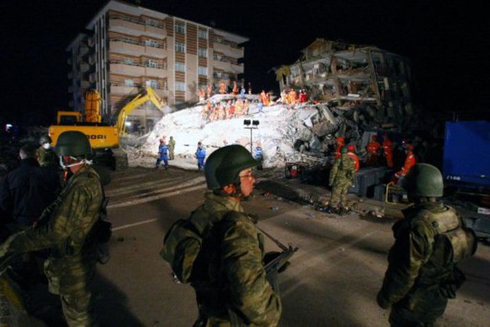 Alls hafa 185 manns verið bjargað úr húsarústum í Tyrklandi.