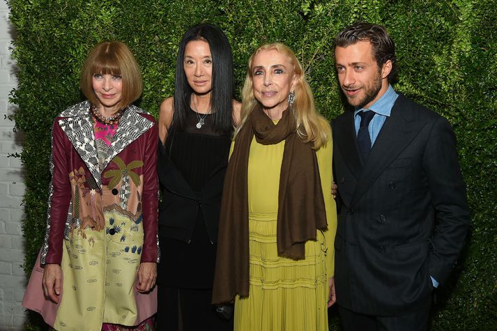 Anna Wintour, lengst til vinstri, og Franca Sozzani og Francesco Carrozzini sem er lengst til hægri.