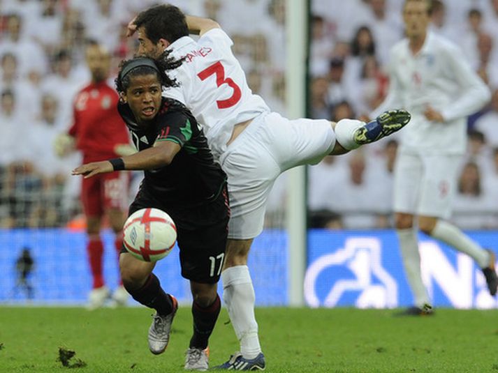 Giovani Dos Santos í leiknum á móti Englandi á dögunum.