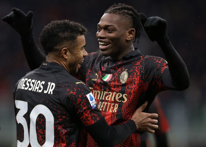 Ítalíumeistarar AC Milan sækja Fiorentina heim í kvöld.