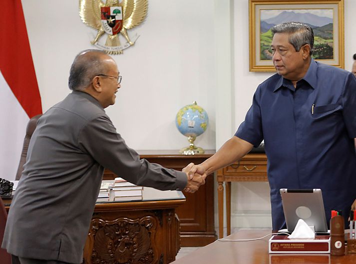 Susilo Bambang Yudhoyono Indónesíuforseti ásamt Nadjib Riphat Kesoama, sendiherra Indónesíu í Ástralíu.