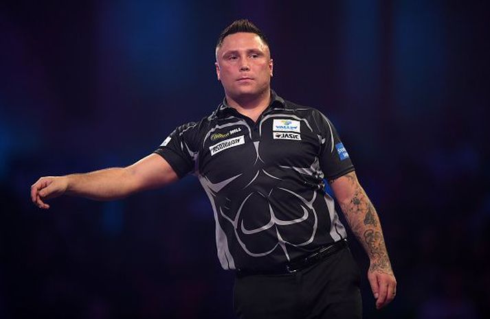 Gerwyn Price mætir Dirk van Duijvenbode í 16-manna úrslitum HM í pílukasti í kvöld.