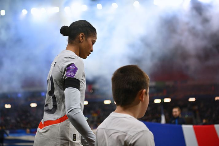Sveindís Jane Jónsdóttir og félagar hennar í íslenska kvennalandsliðinu mæta á Evrópumótið í Sviss sem fjórtánda besta landslið heims samkvæmt styrkleikalista FIFA.