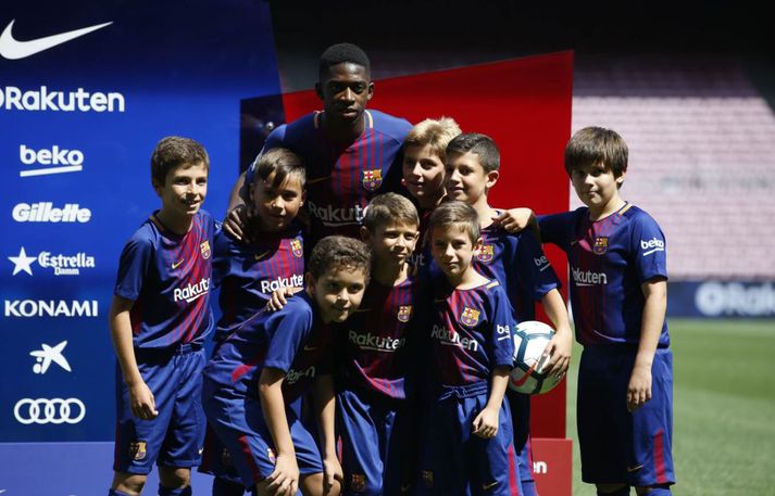 Dembele hitti unga stuðningsmenn Barcelona í dag.