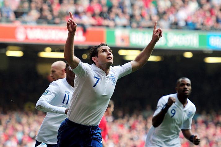 Frank Lampard fagnar marki sínu um helgina.