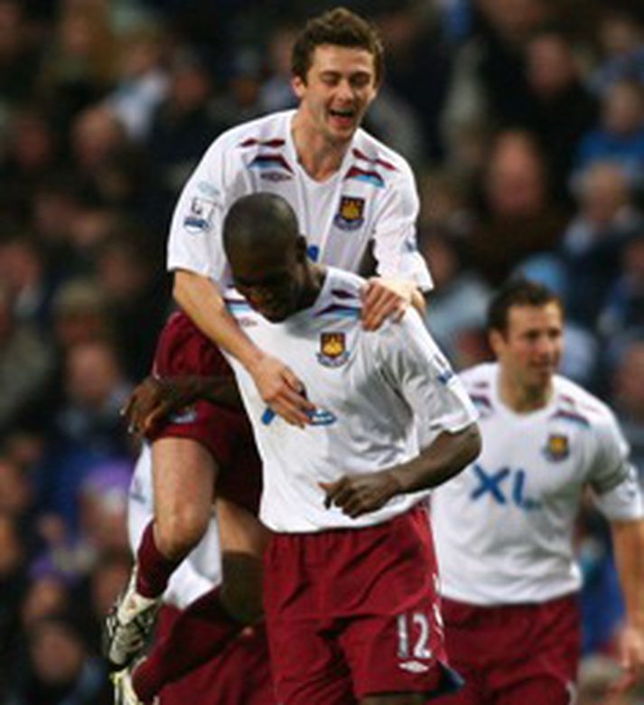 Carlton Cole skoraði frábært mark fyrir West Ham í dag