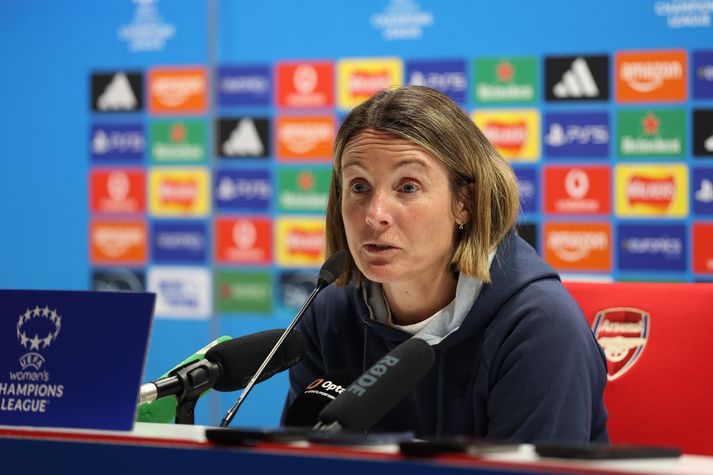 Sonia Bompastor ræðir við fjölmiðla eftir leikinn gegn Arsenal í gær.